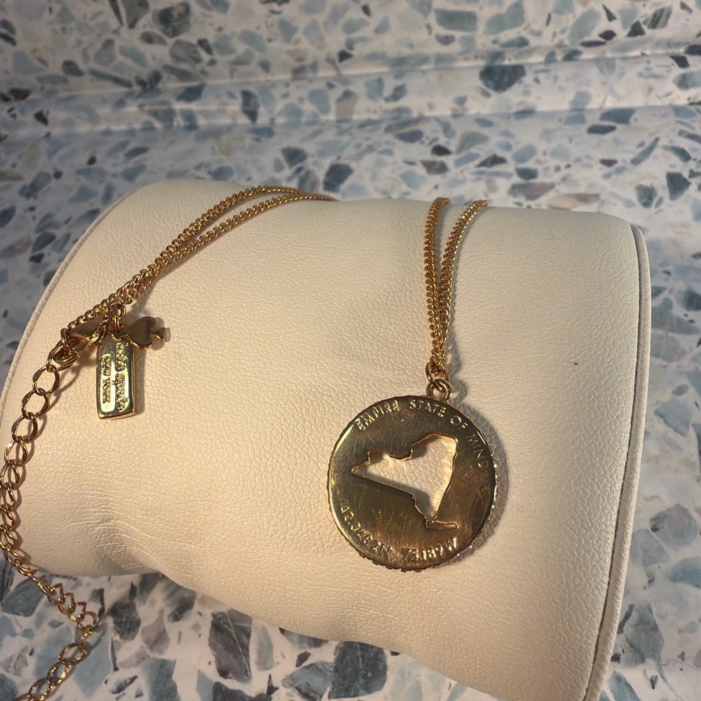Kate Spade Gold NY State Coin Pendant Necklace Pave Edge - Picture 2 of 5